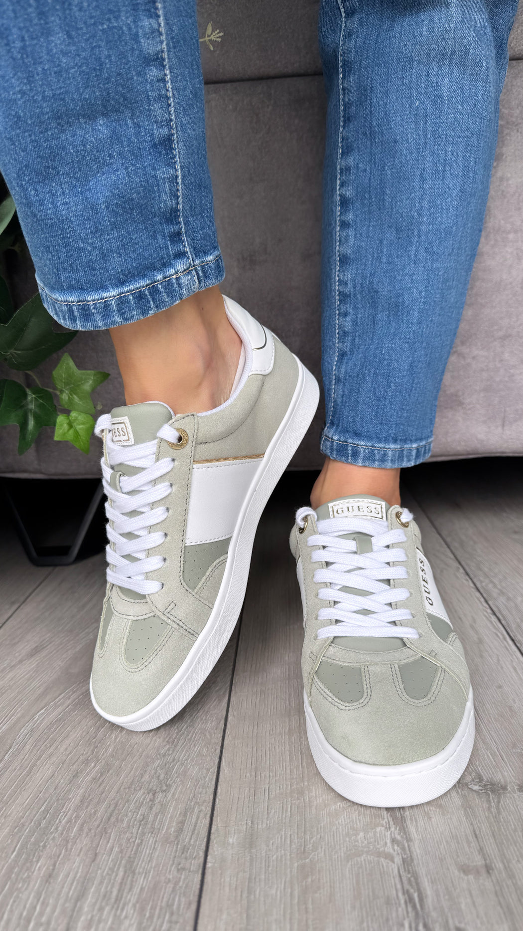 Guess green trainers FLJRO6SUe12