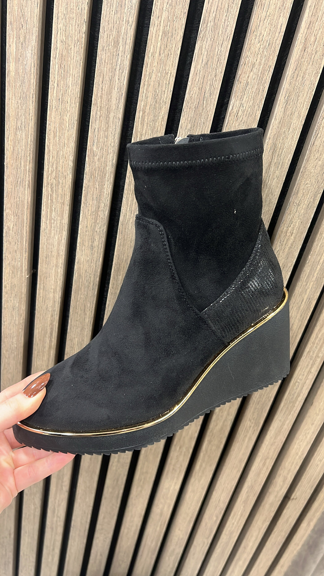 Poole Schwartz black wedge boots