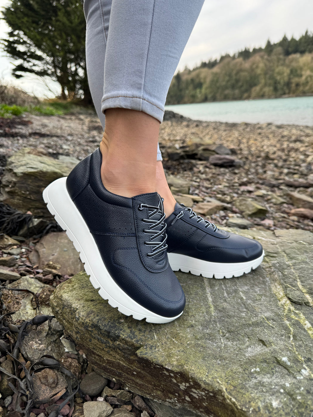 Kamoeni one cobalt sneaker