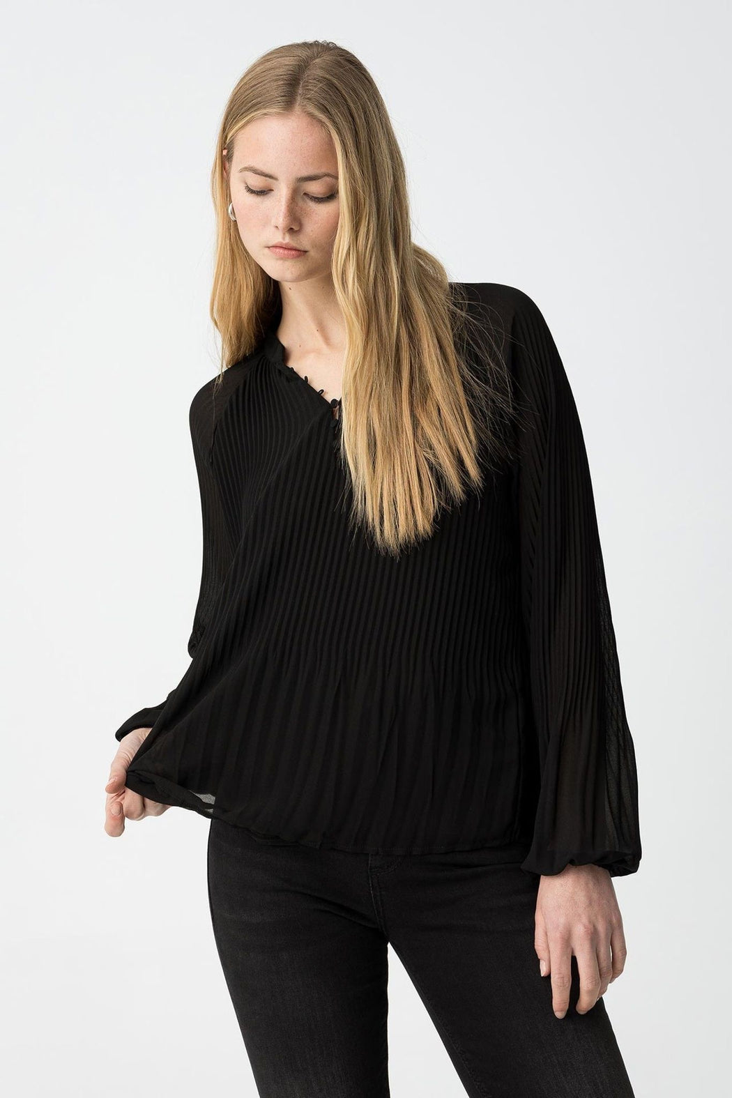 Solar black blouse