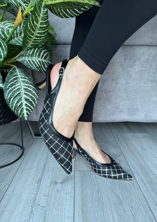 Kilda beach black jewels