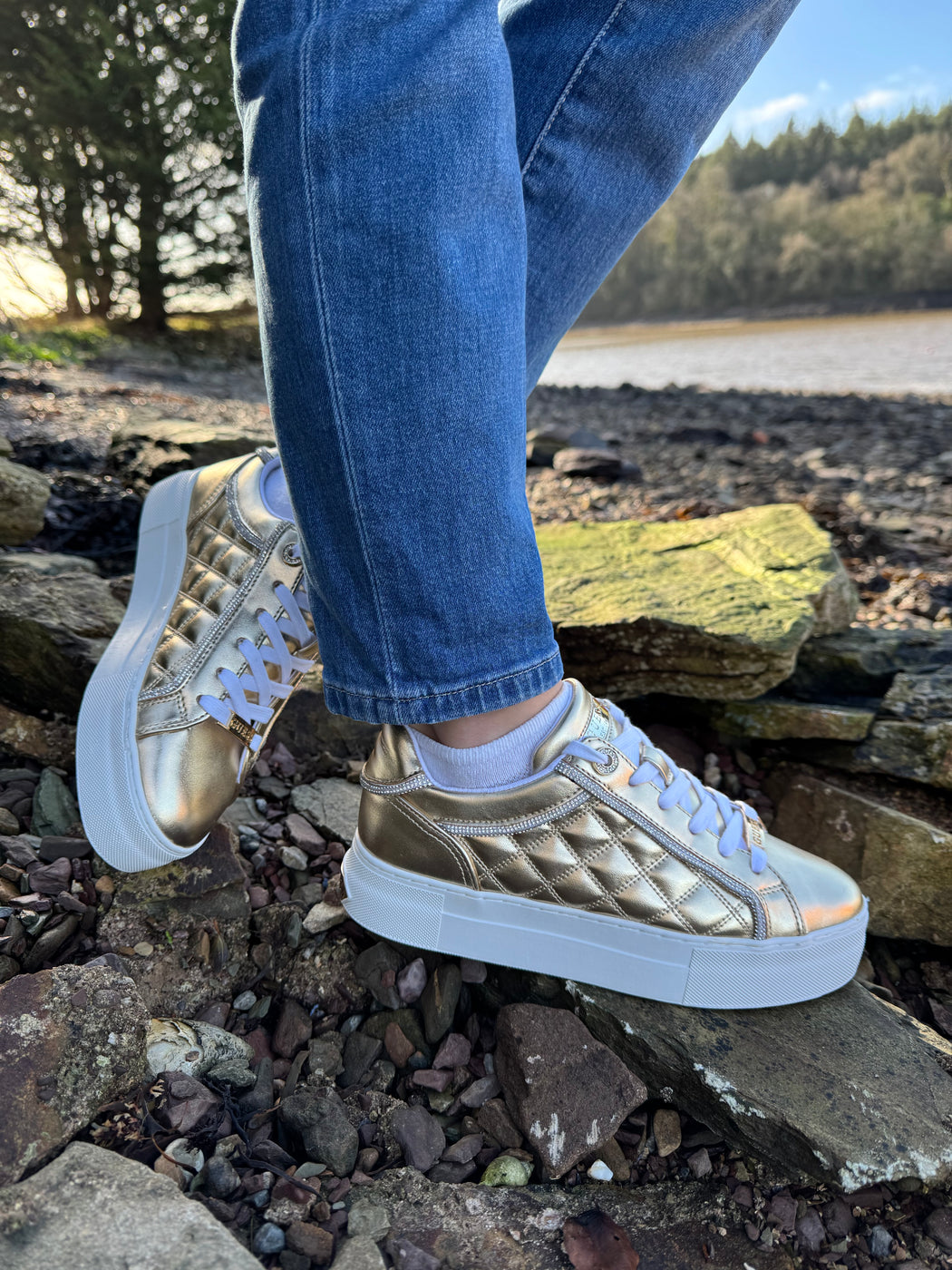 Guess gold quilted sneaker flpgraeke12