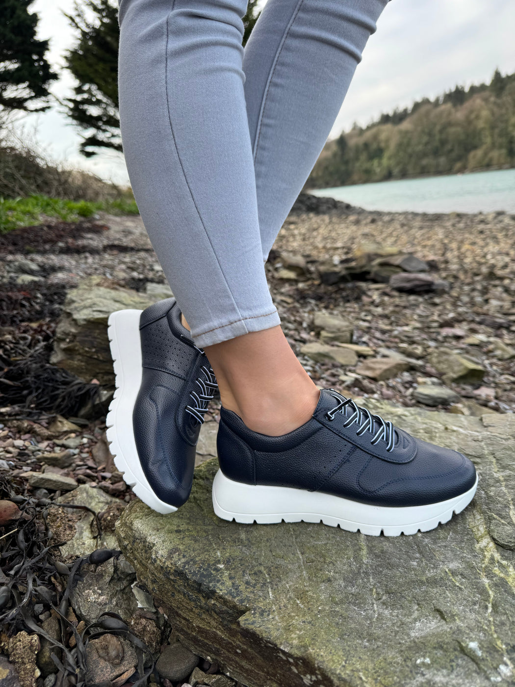 Kamoeni one cobalt sneaker