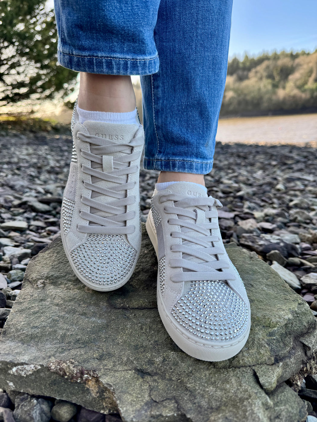 Guess grey diamanté sneaker flptodsue12