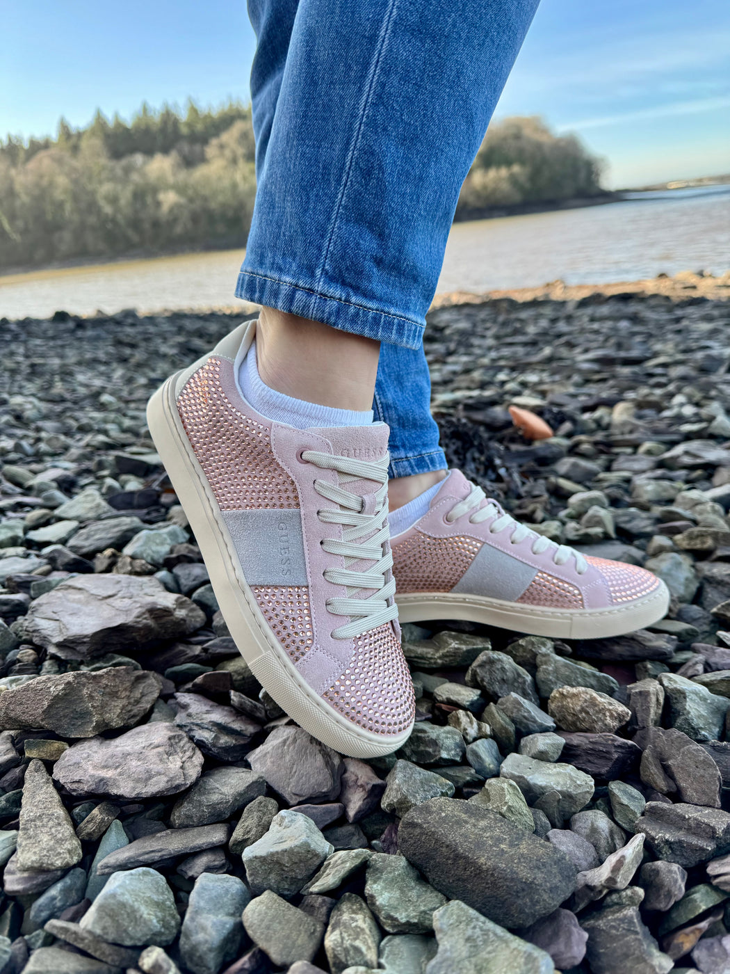 Guess pink diamanté sneaker flptodsue12