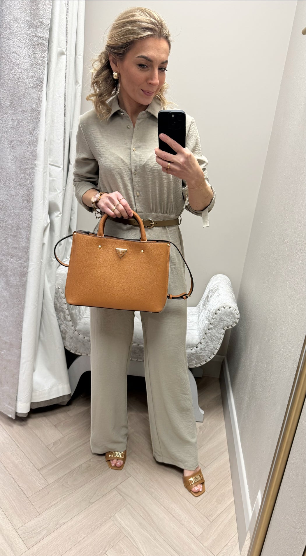 Bg877806 guess cognac meridian girlfriend satchel tote