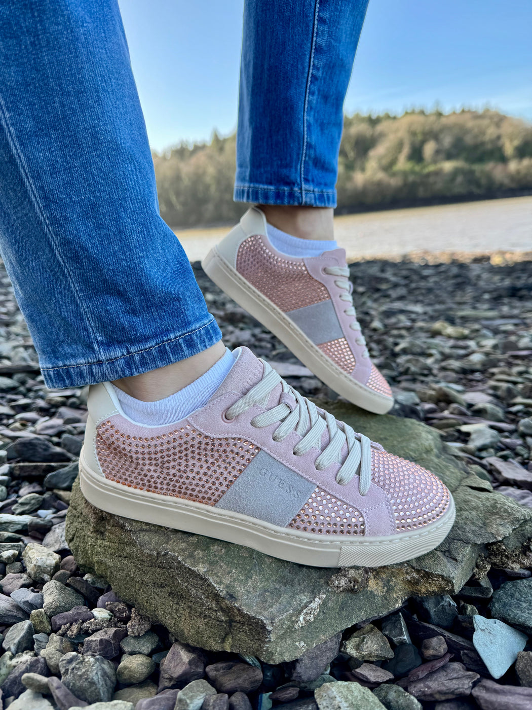 Guess pink diamanté sneaker flptodsue12