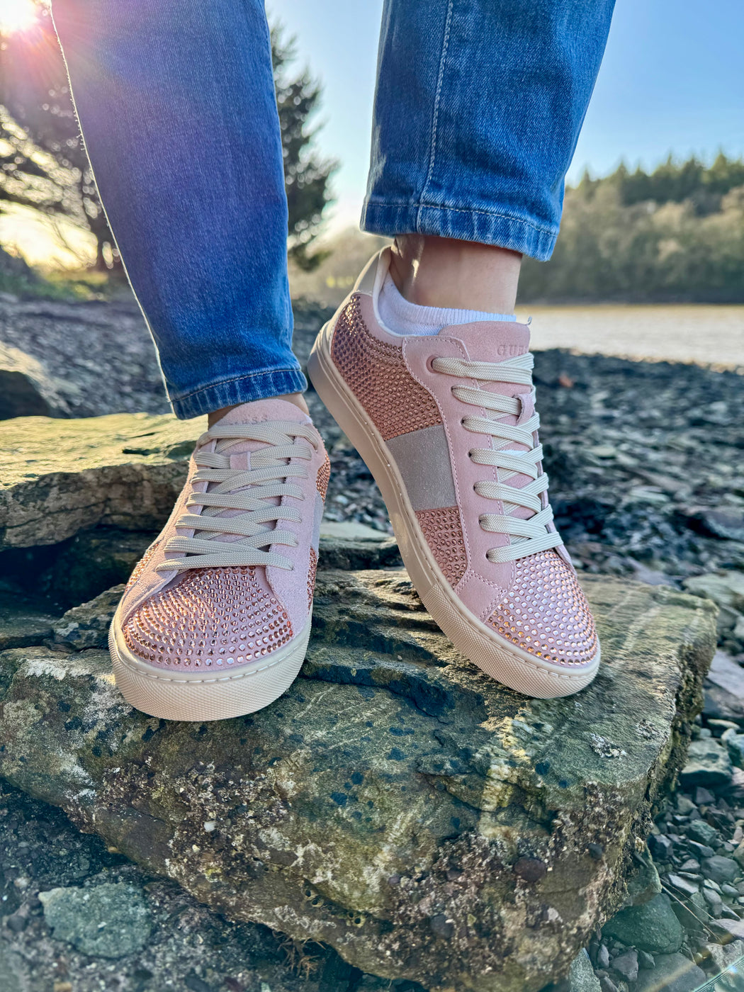 Guess pink diamanté sneaker flptodsue12