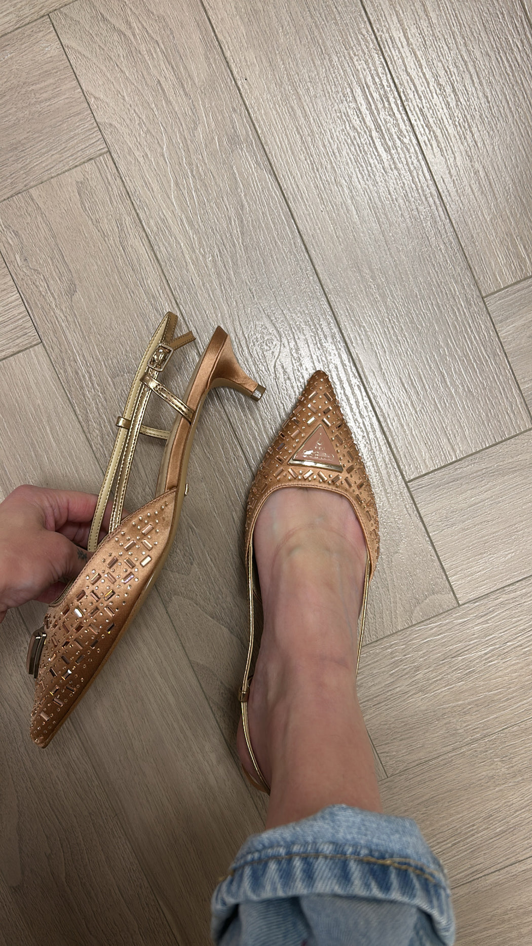 Guess satin rose gold embellished slingbacks flpjsysat05