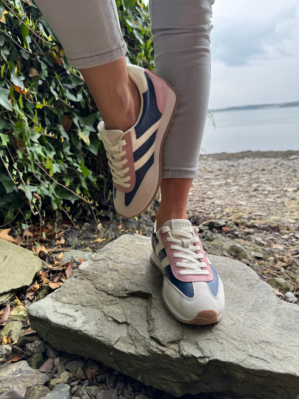 Guess pink/navy trainers FLTSAPLEP12