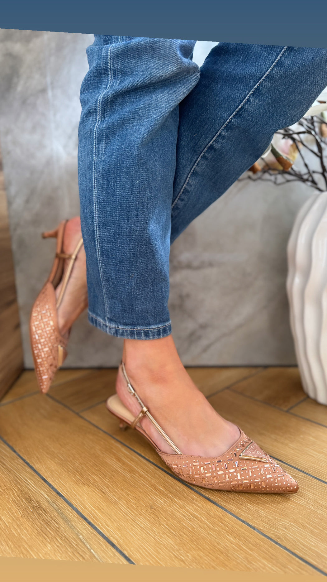 Guess satin rose gold embellished slingbacks flpjsysat05