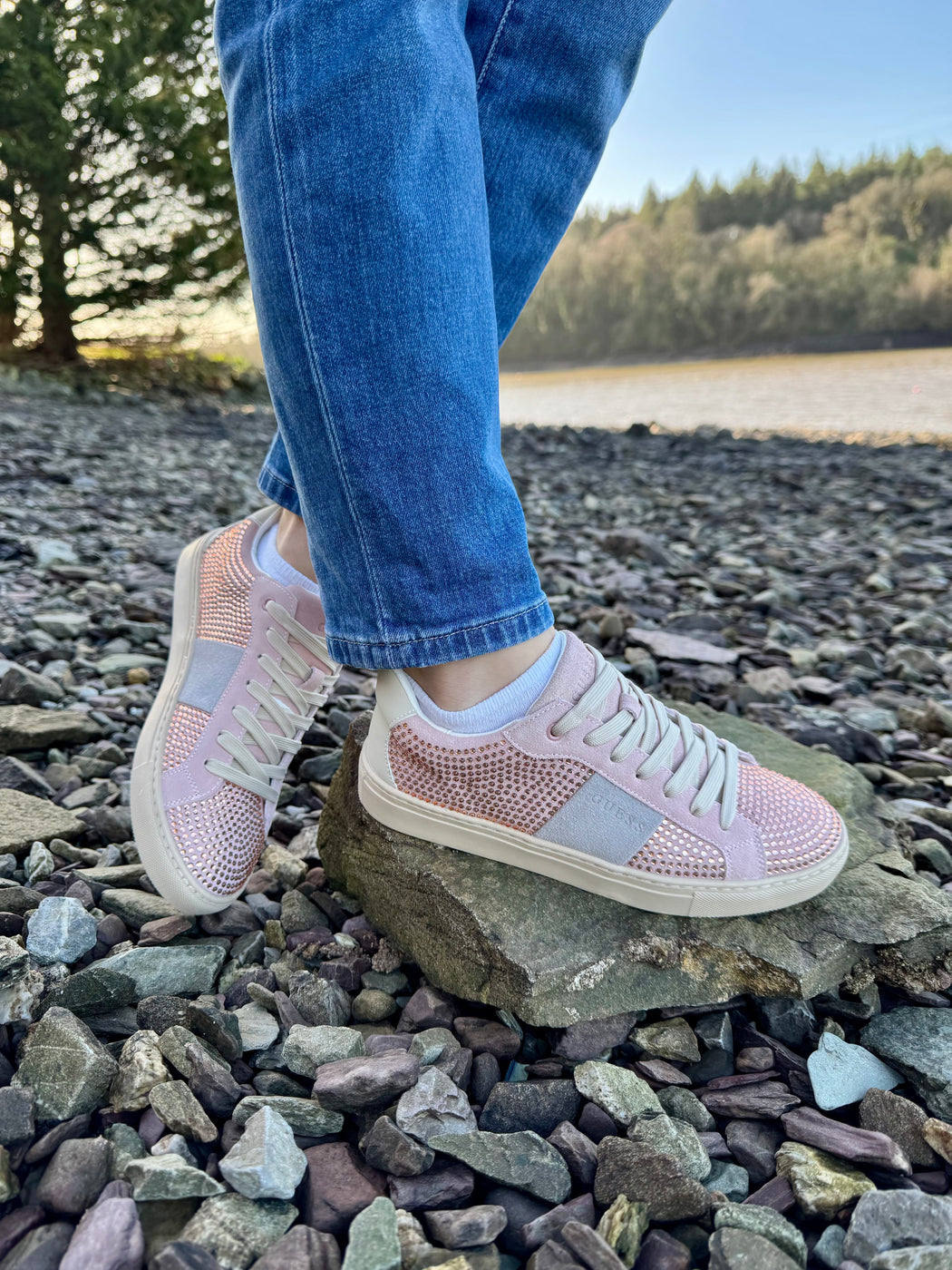 Guess pink diamanté sneaker flptodsue12