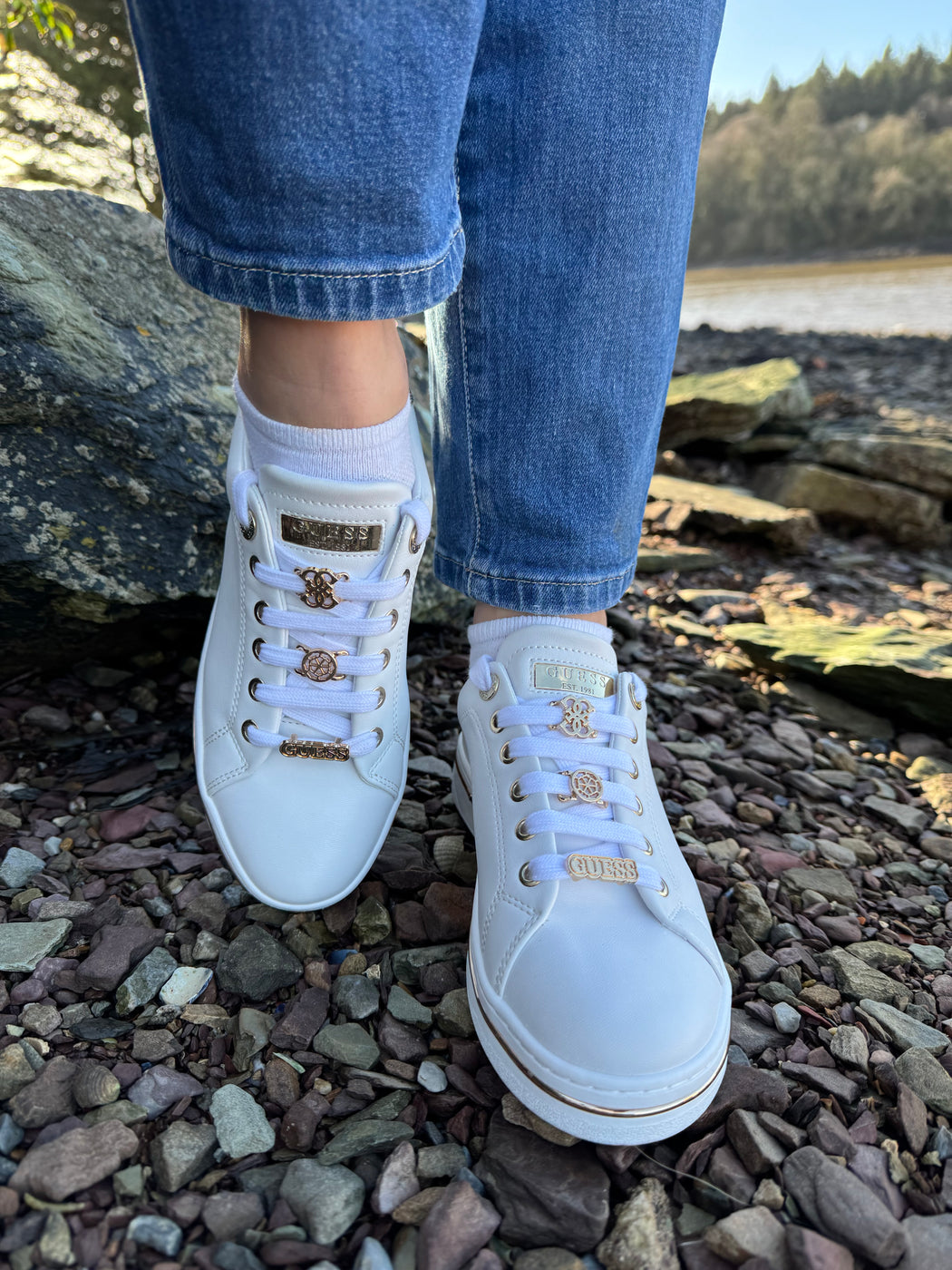 FLPSTAELE12 Guess white/Gold Sneaker