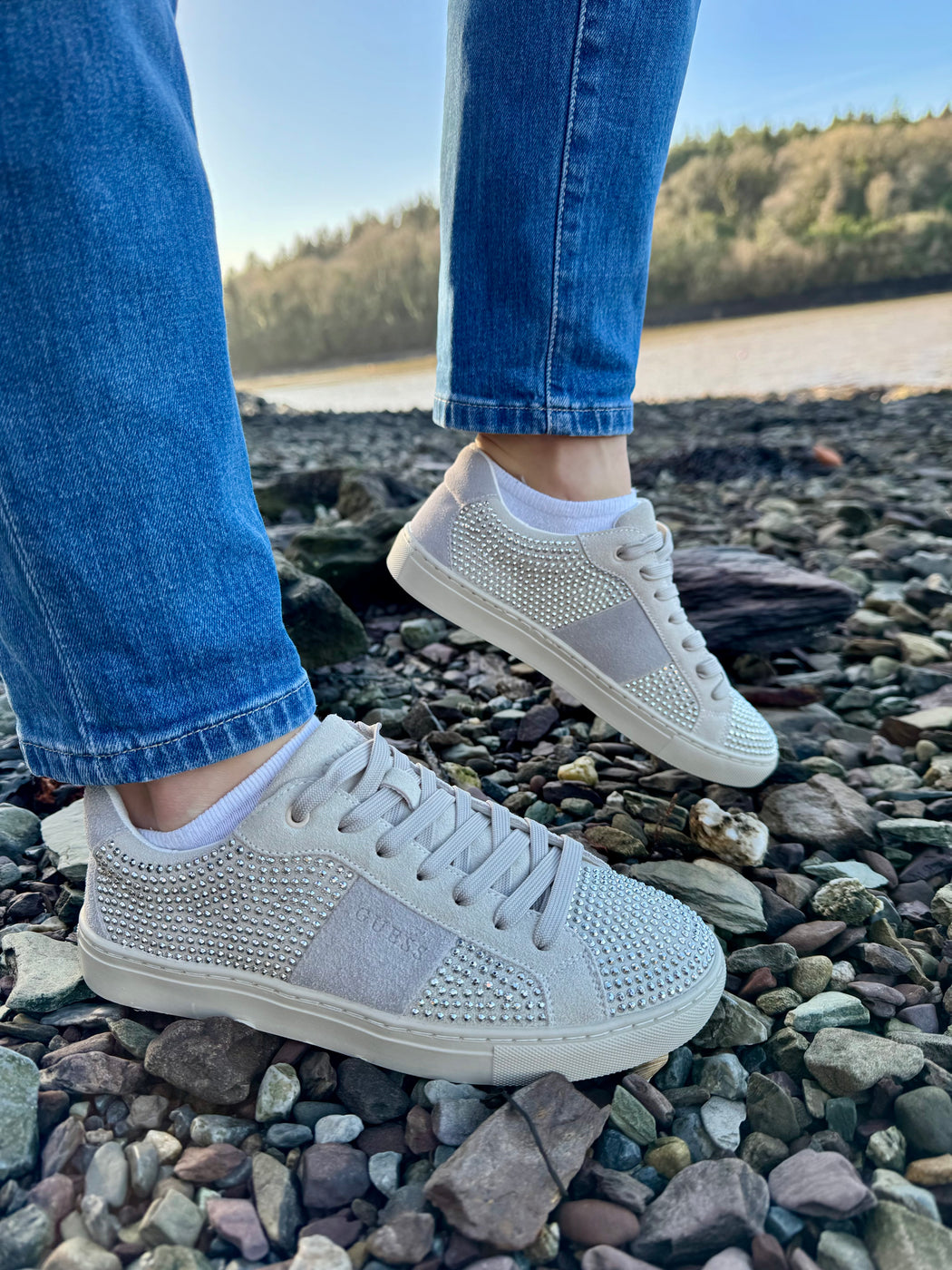 Guess grey diamanté sneaker flptodsue12