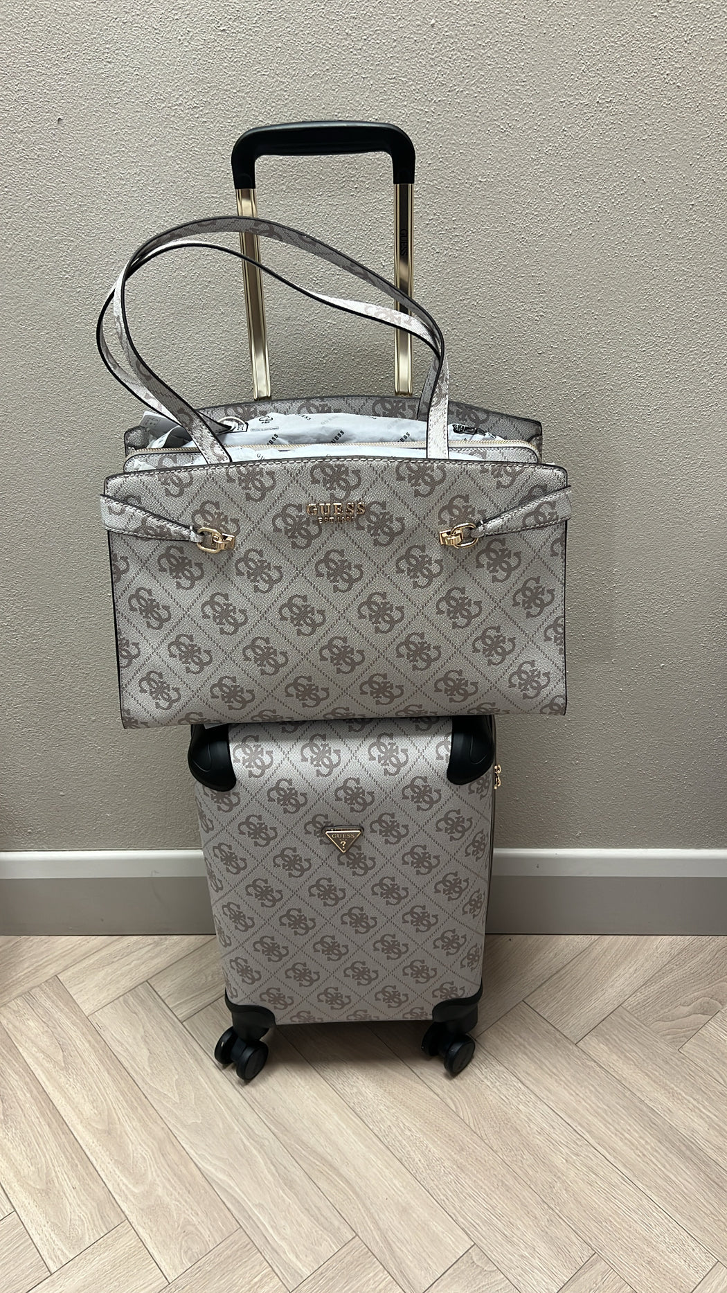 Guess Berta 4G Logo 18” 8-Wheeler Spin Suitcase, Dark Taupe