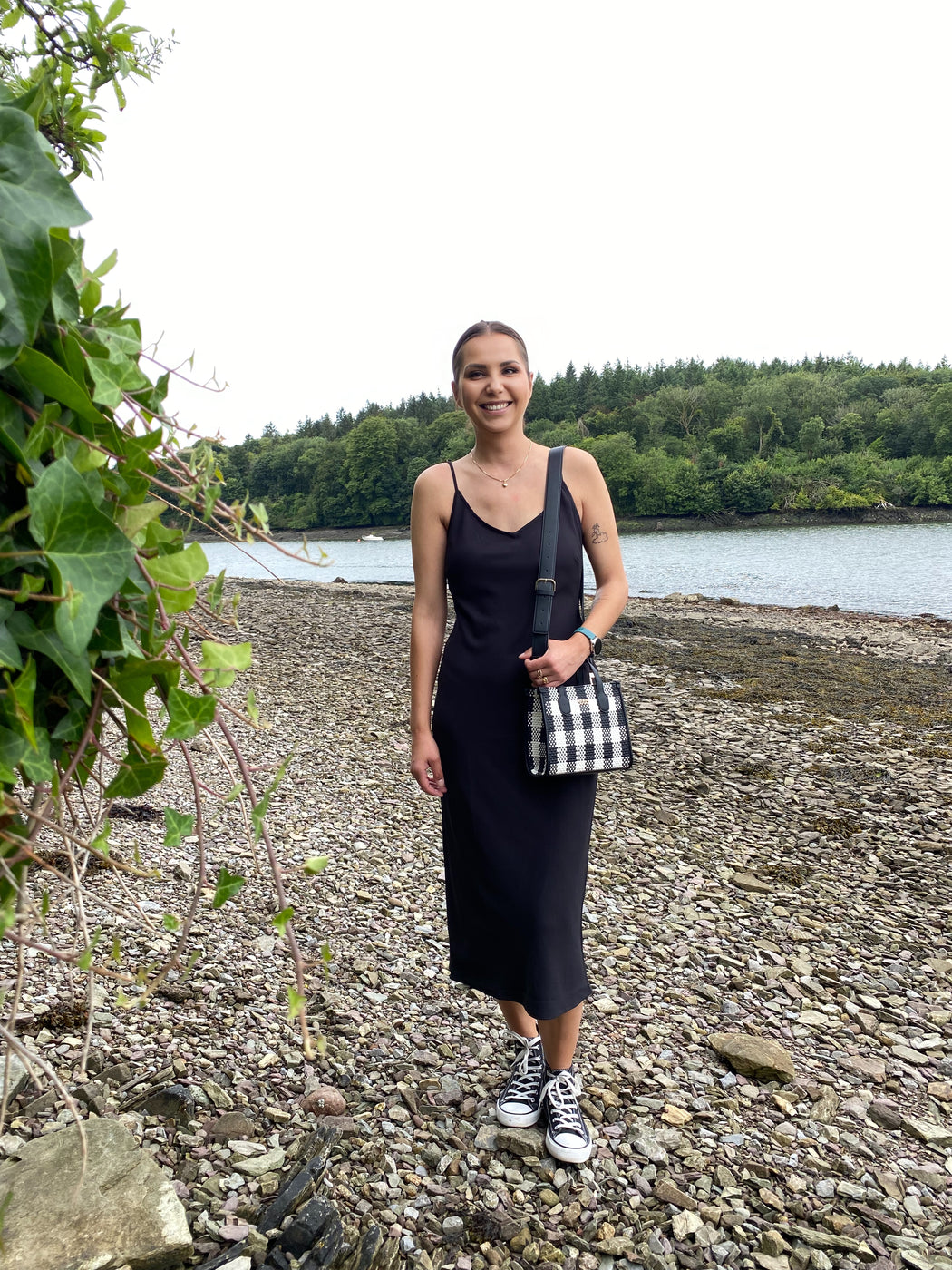 SIENNA MIDAXI DRESS IN BLACK