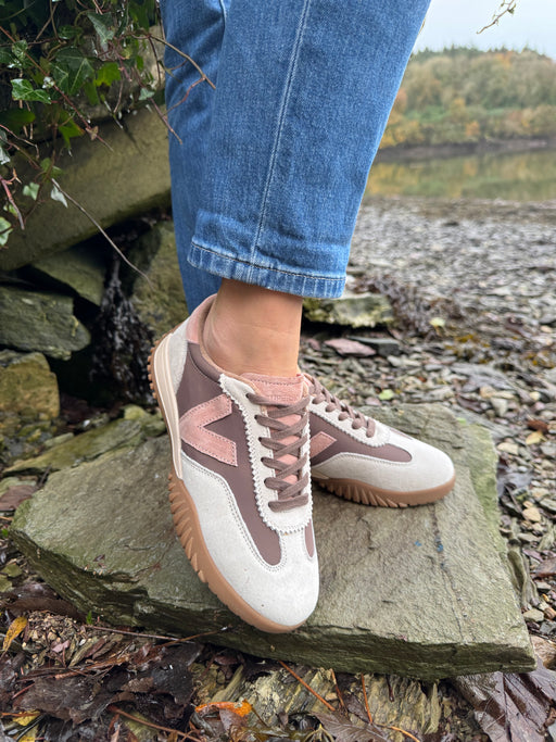 Forty seven pink latte