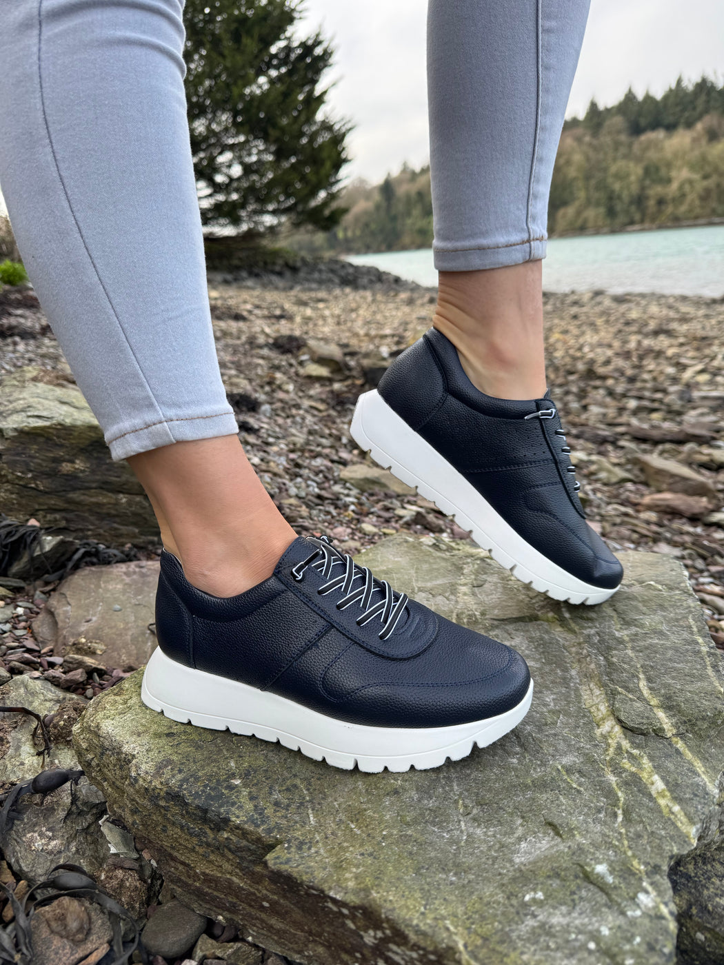Kamoeni one cobalt sneaker