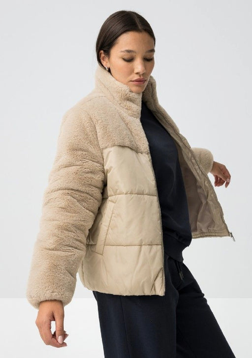 Popperes beige jacket