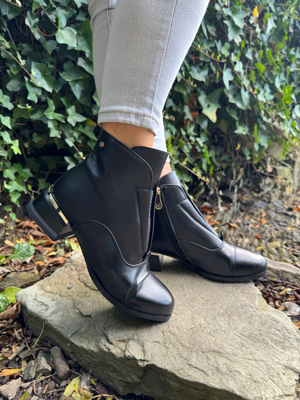 Tidore one ink sequin boot
