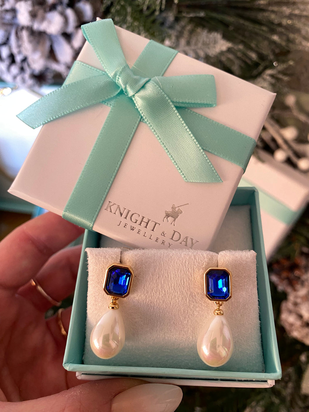 R442ecb PEARL & SAPPHIRE EARRINGS