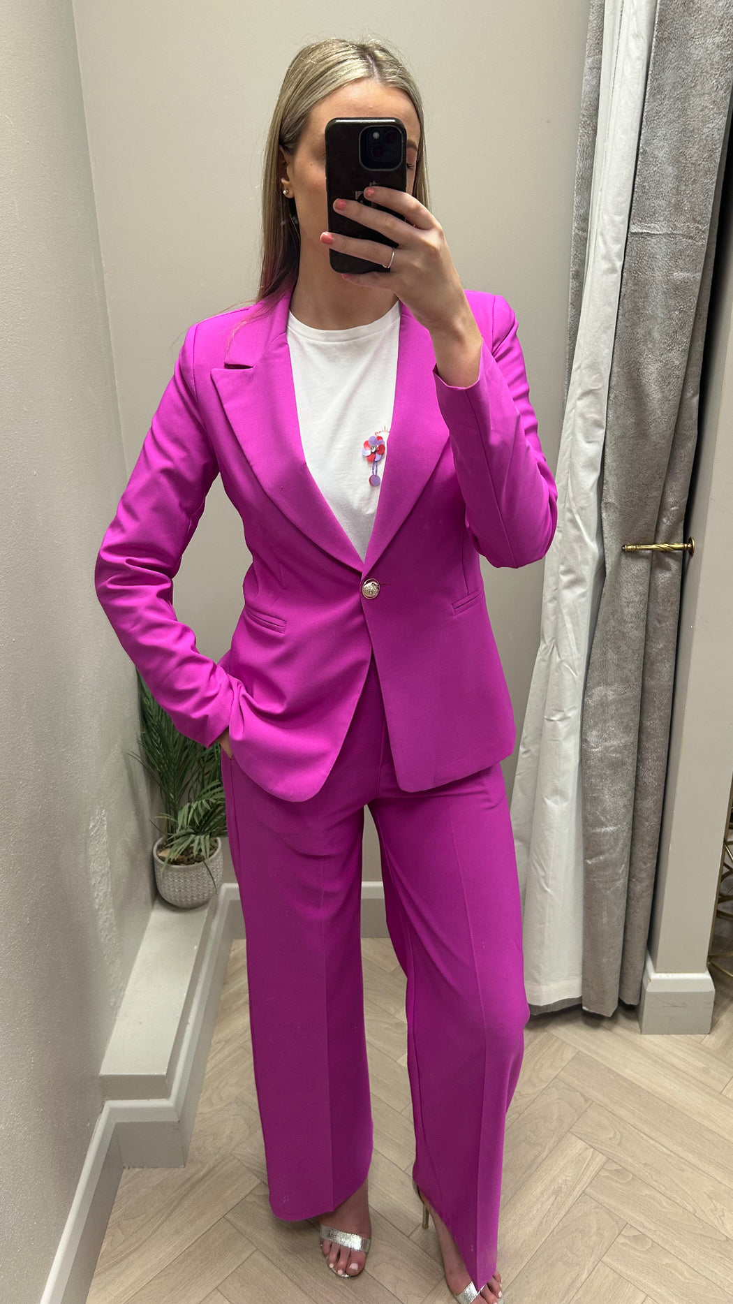Sydney majenta pink suit