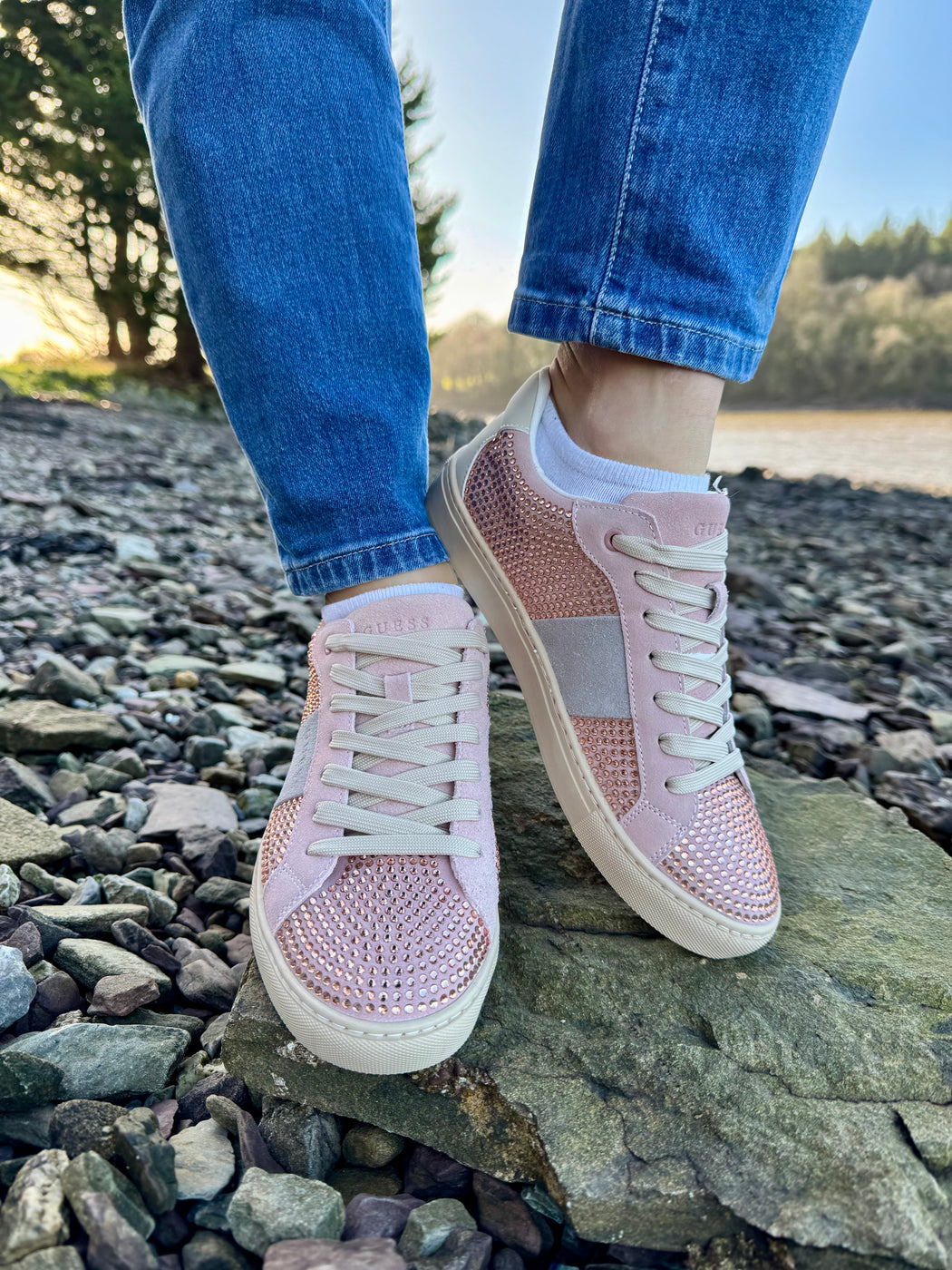 Guess pink diamanté sneaker flptodsue12