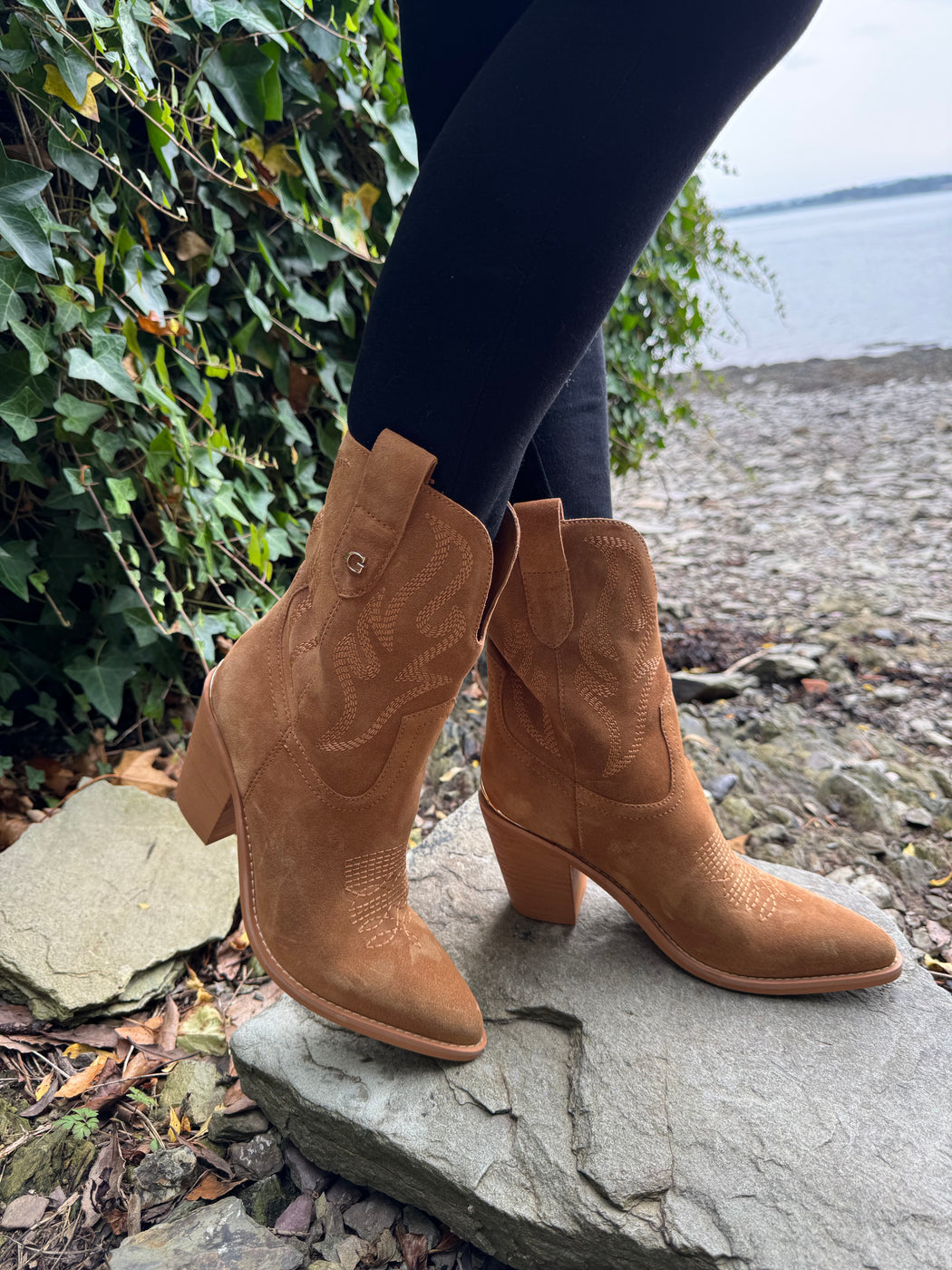 Guess 3/4 suede boots FLTSALSUE10