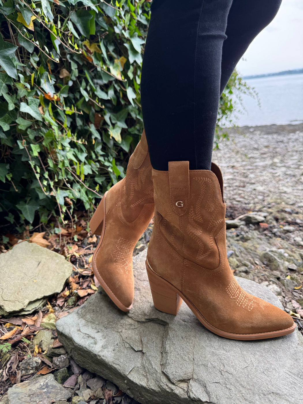 Guess 3/4 suede boots FLTSALSUE10