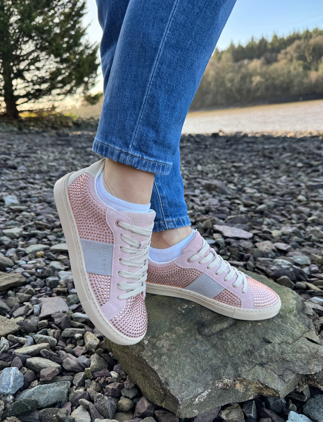 Guess pink diamanté sneaker flptodsue12