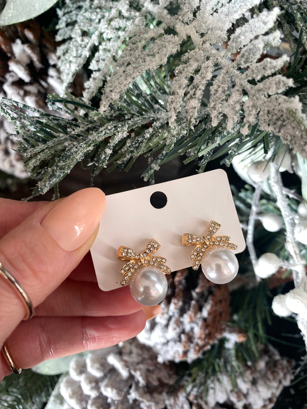 Bow pearl earrings