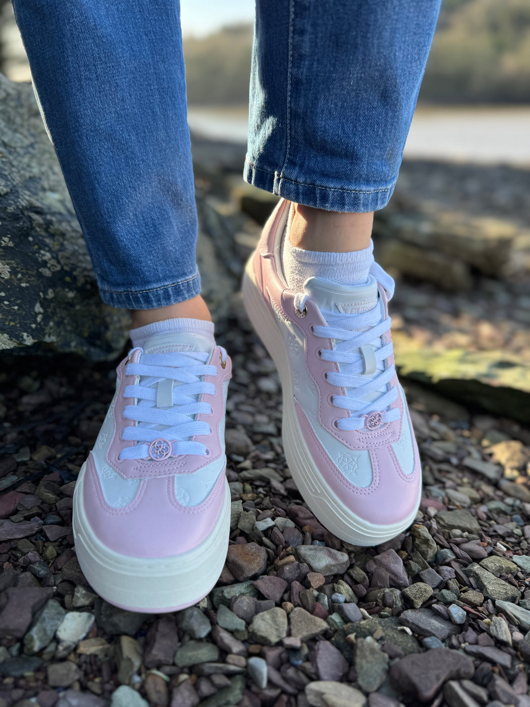 Pink guess sneakers flpswofal12
