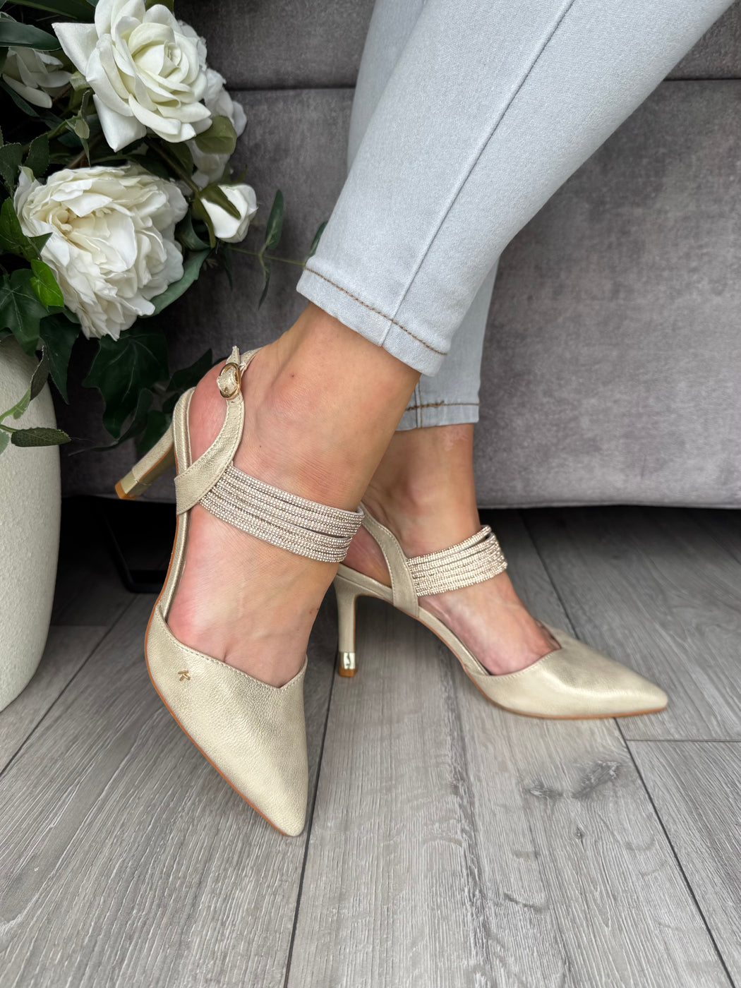 Wishaw Gold Sparkle heel