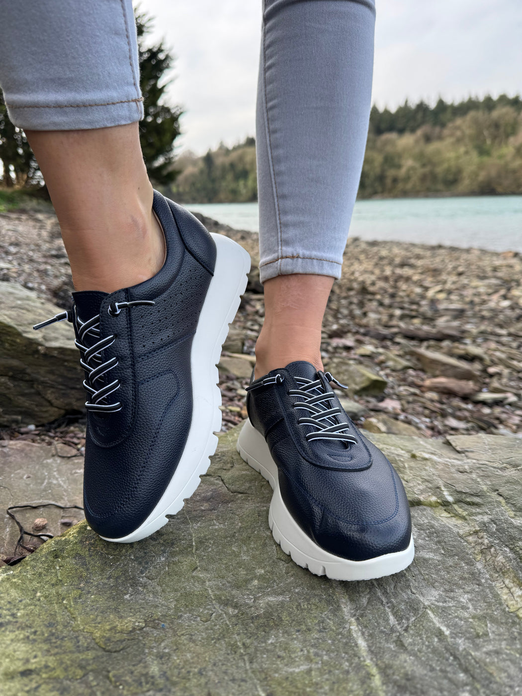 Kamoeni one cobalt sneaker