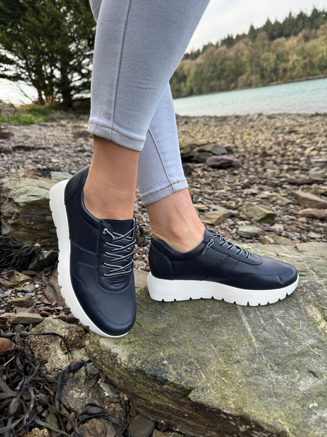 Kamoeni one cobalt sneaker