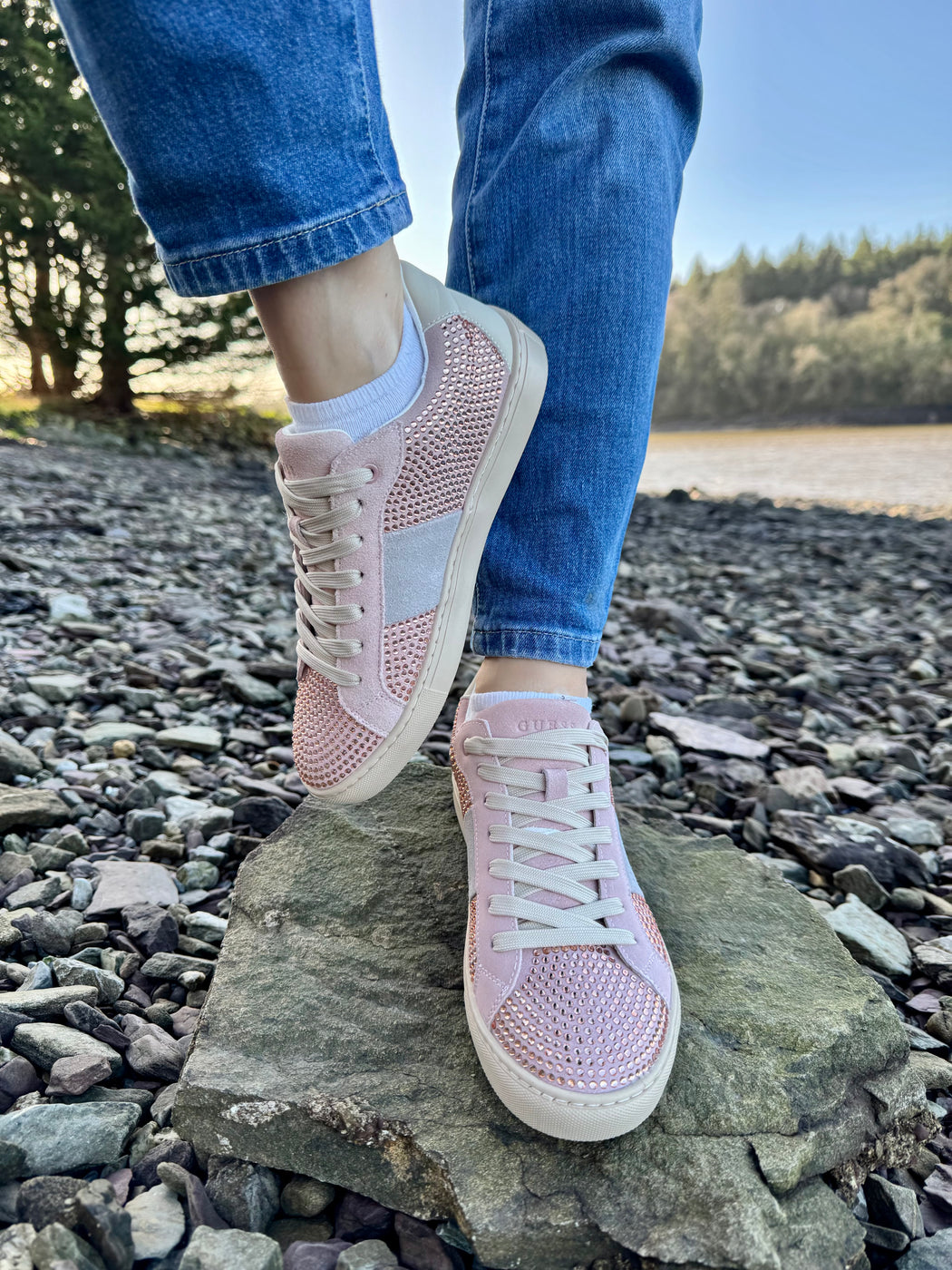 Guess pink diamanté sneaker flptodsue12