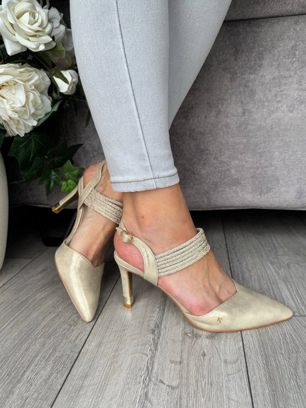 Wishaw Gold Sparkle heel