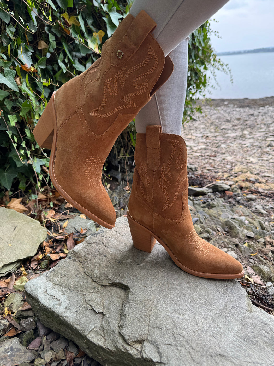 Guess 3/4 suede boots FLTSALSUE10
