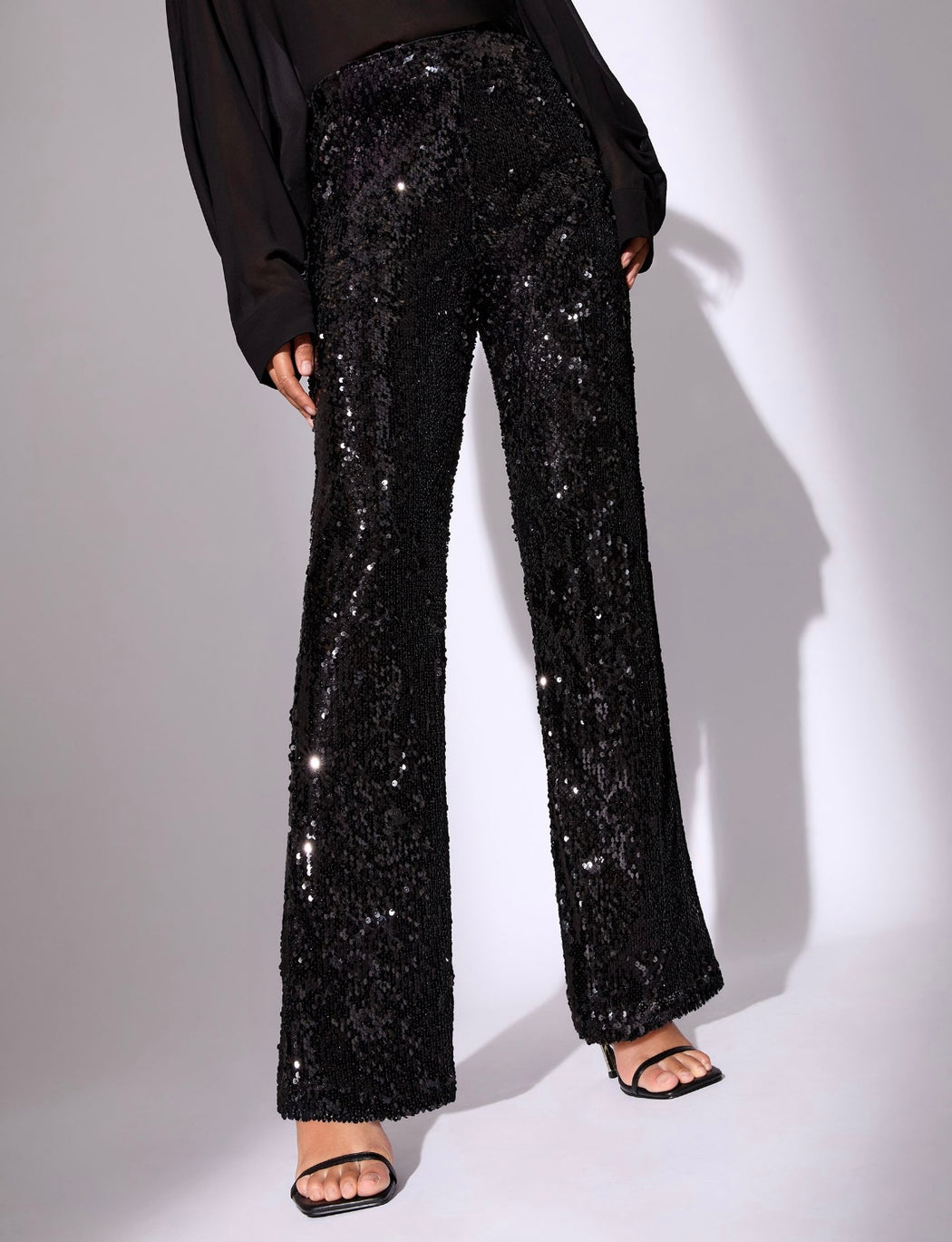 Black sequin trs
