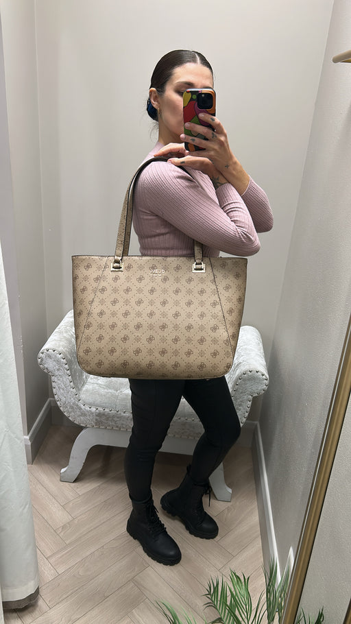 Guess Latte CALEBRA Travel Bag. LP9536024.