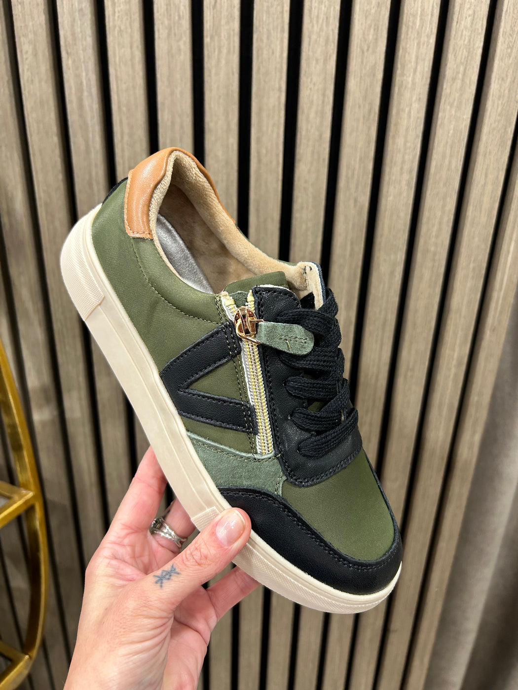 Eighty one Putting Green Trainer
