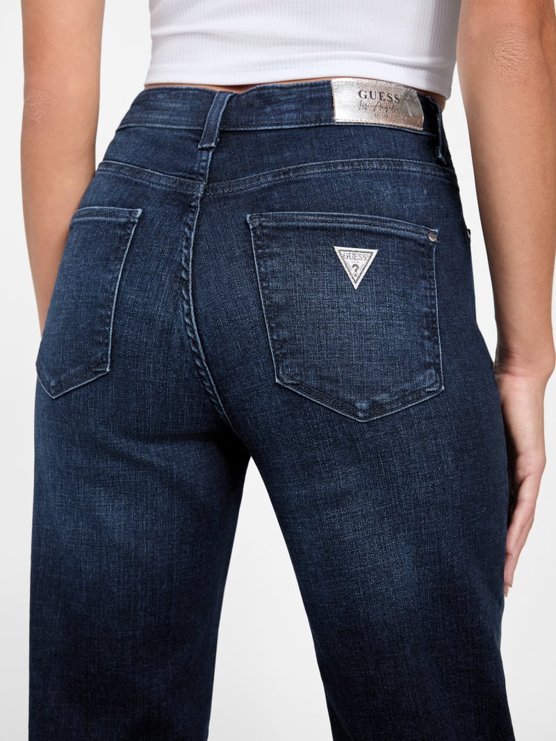 Guess Mid Rise Sexy Straight Jeans. W5BA15D0791