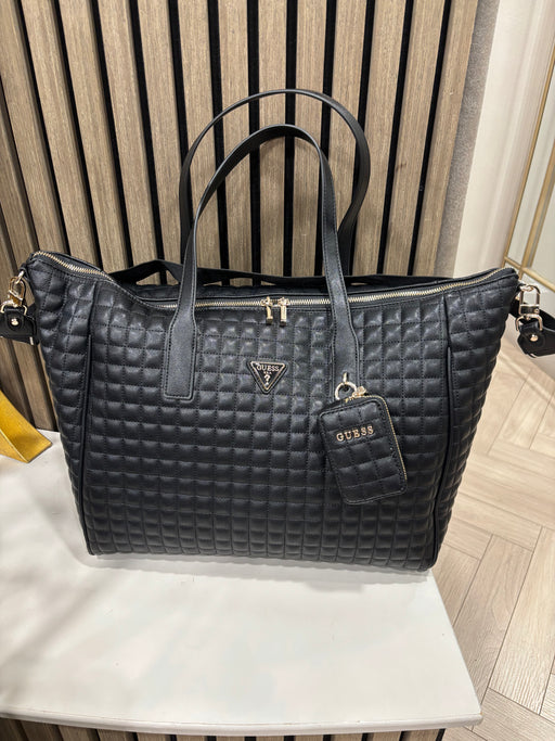 Guess NADIRA Travel Bag. QG8424017