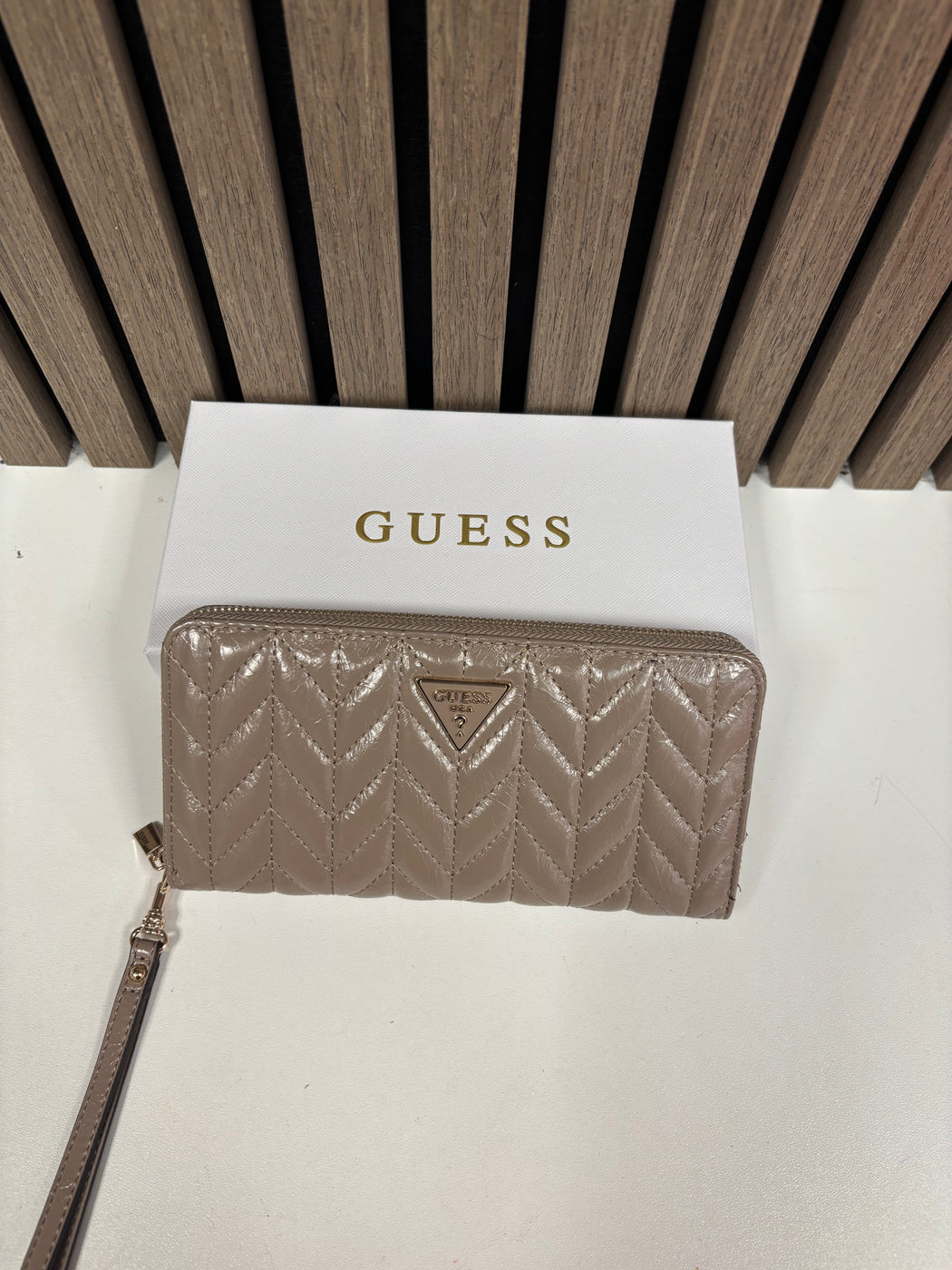 Guess Cheryl Dark Taupe Wallet. TQ9720146.