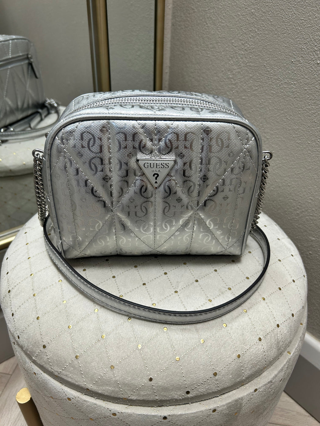 Guess Silver ALDINA Bag. GY966314