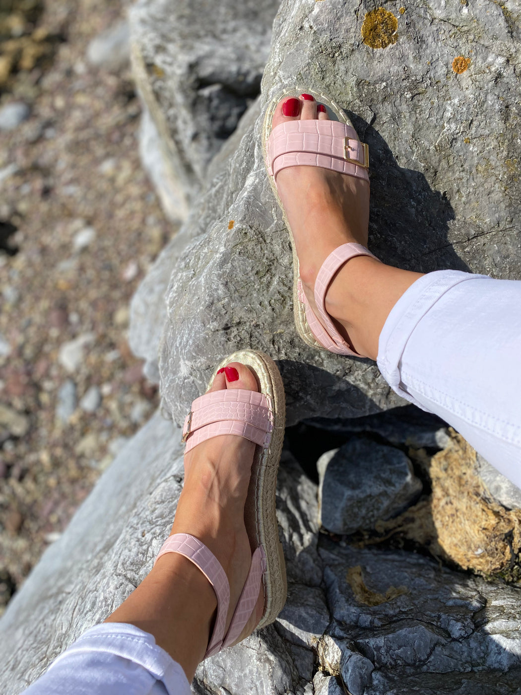 Pink camelia sandle