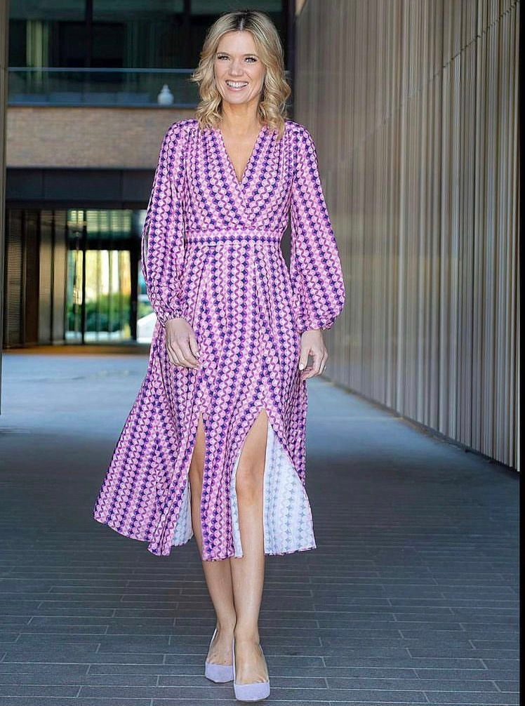 D9177 PINK FULL SKIRT WRAP DRESS