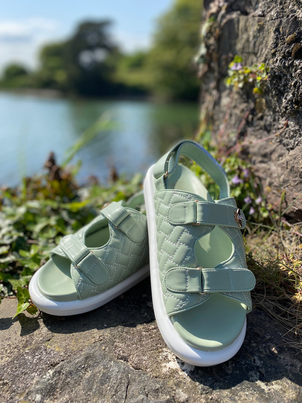 Hessle linen stitch green