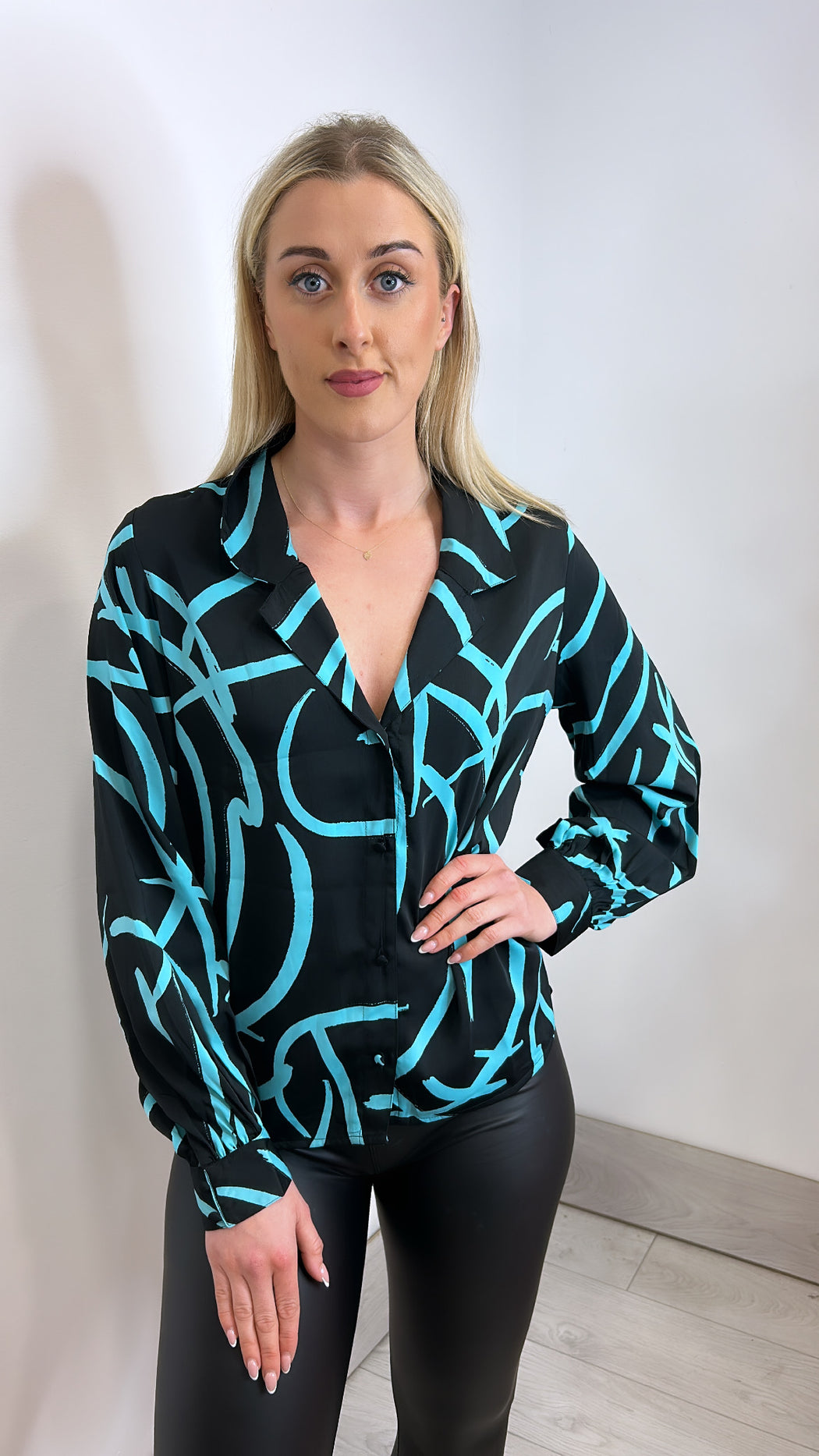 Dixie dancing leopard Balloon Sleeve Shirt In Blue Strokes On Black