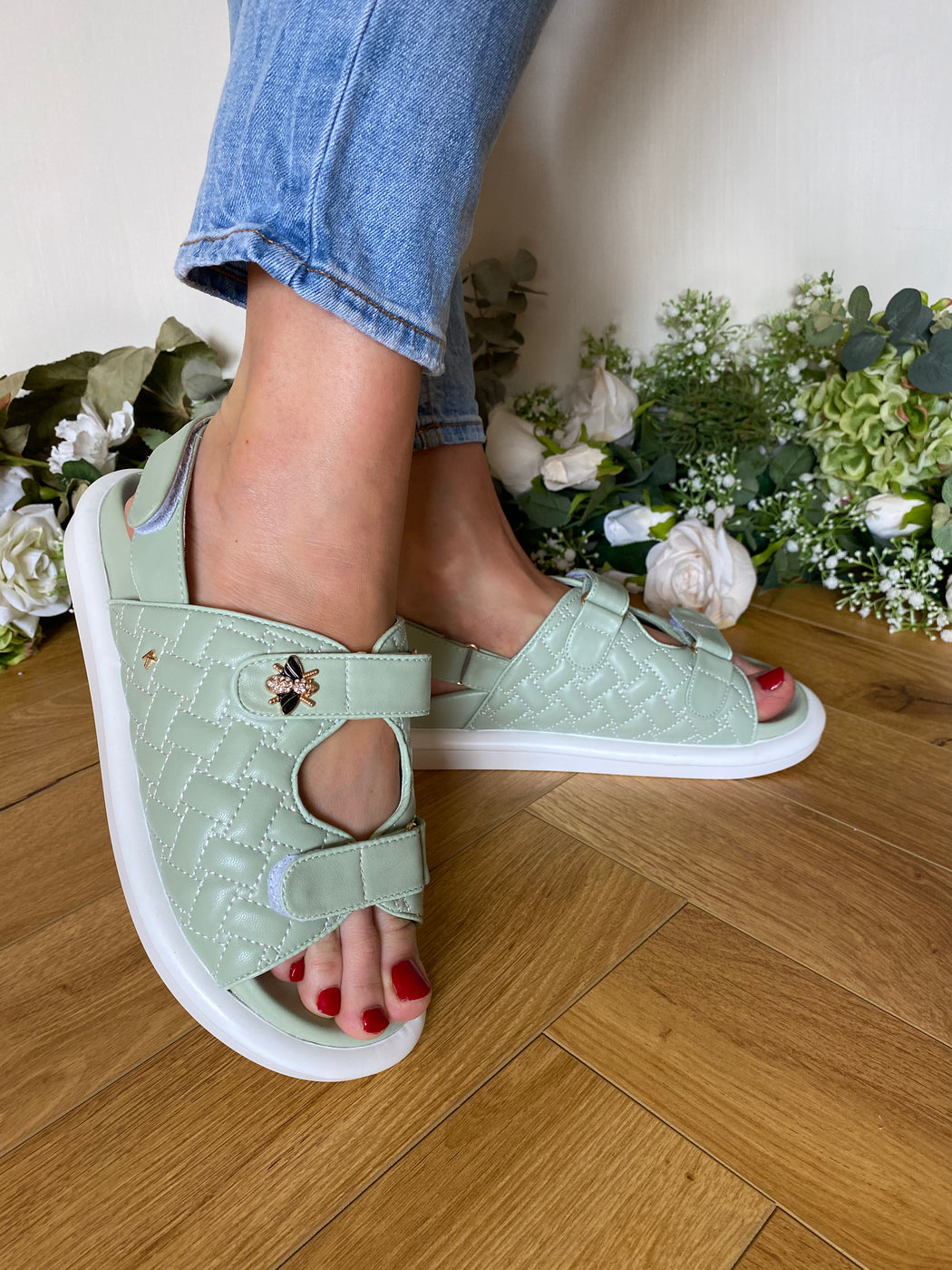 Hessle linen stitch green